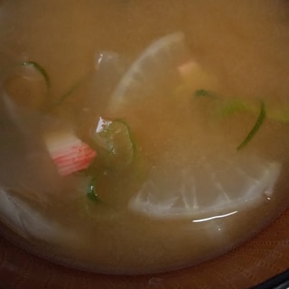 大根と葱とカニかまのお味噌汁